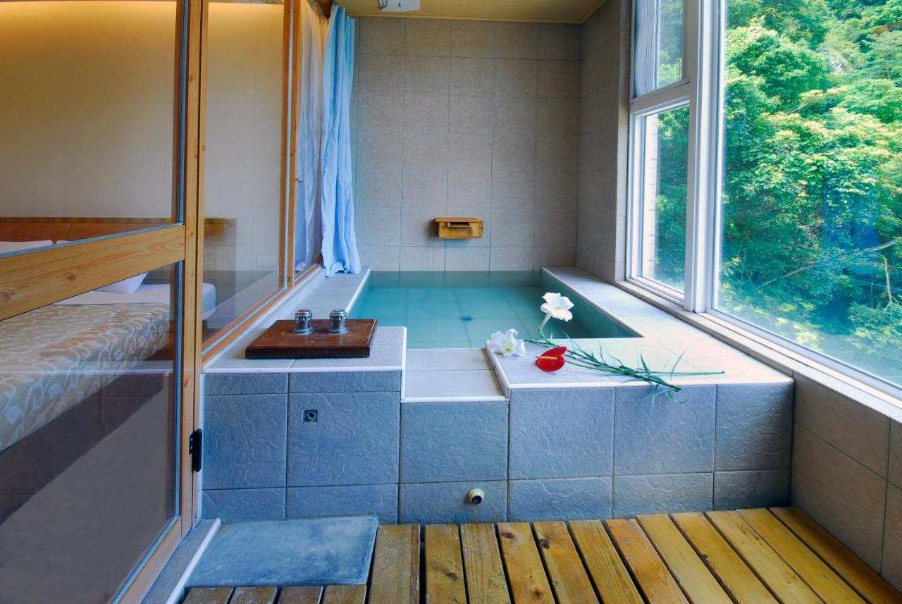 Crystal Hotel Nhân Ái Ngoại thất bức ảnh